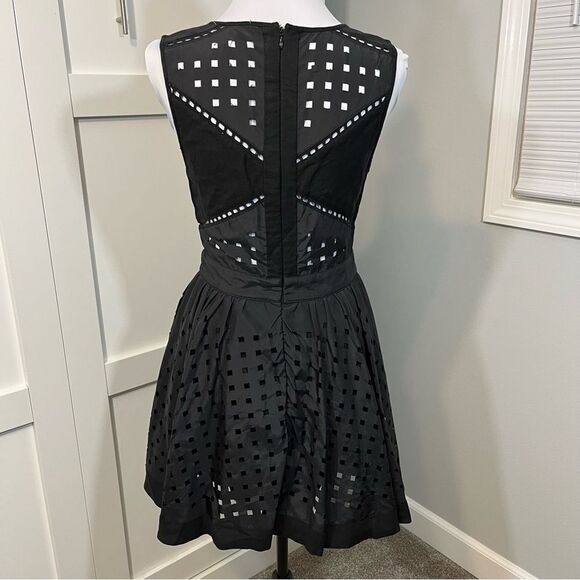 Finders Keepers Moments of Madness Dress - Picture 4 of 7